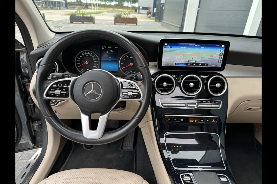 Mercedes-Benz GLC 200 Bus. Sol. Ltd M20 NAVI PANO CLIMATE CAMERA SIDESTEPS