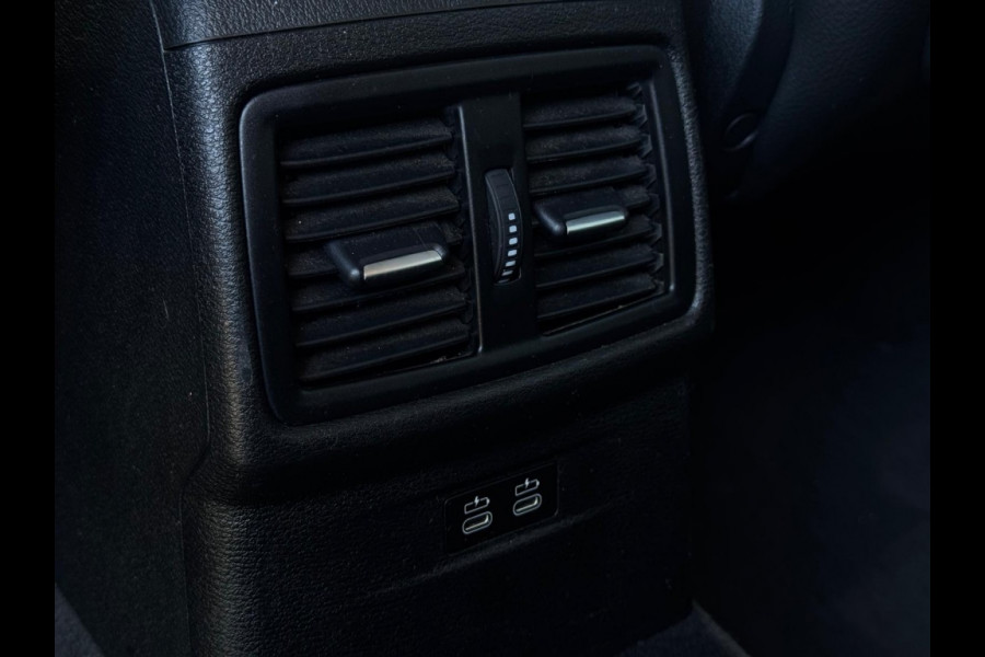 BMW X1 sDrive18i 12-2019 NAVI CLIMATE PDC TREKHAAK SPORTVELGEN