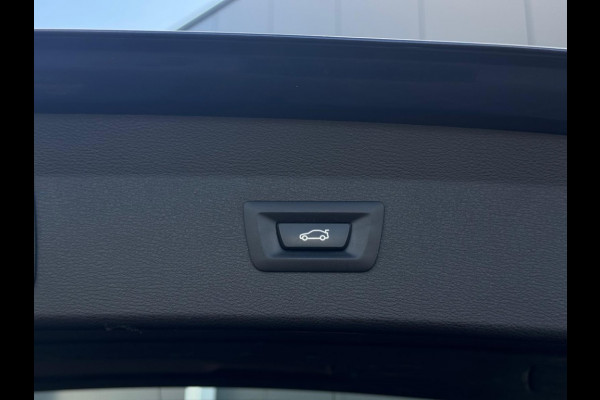 BMW X1 sDrive18i 12-2019 NAVI CLIMATE PDC TREKHAAK SPORTVELGEN