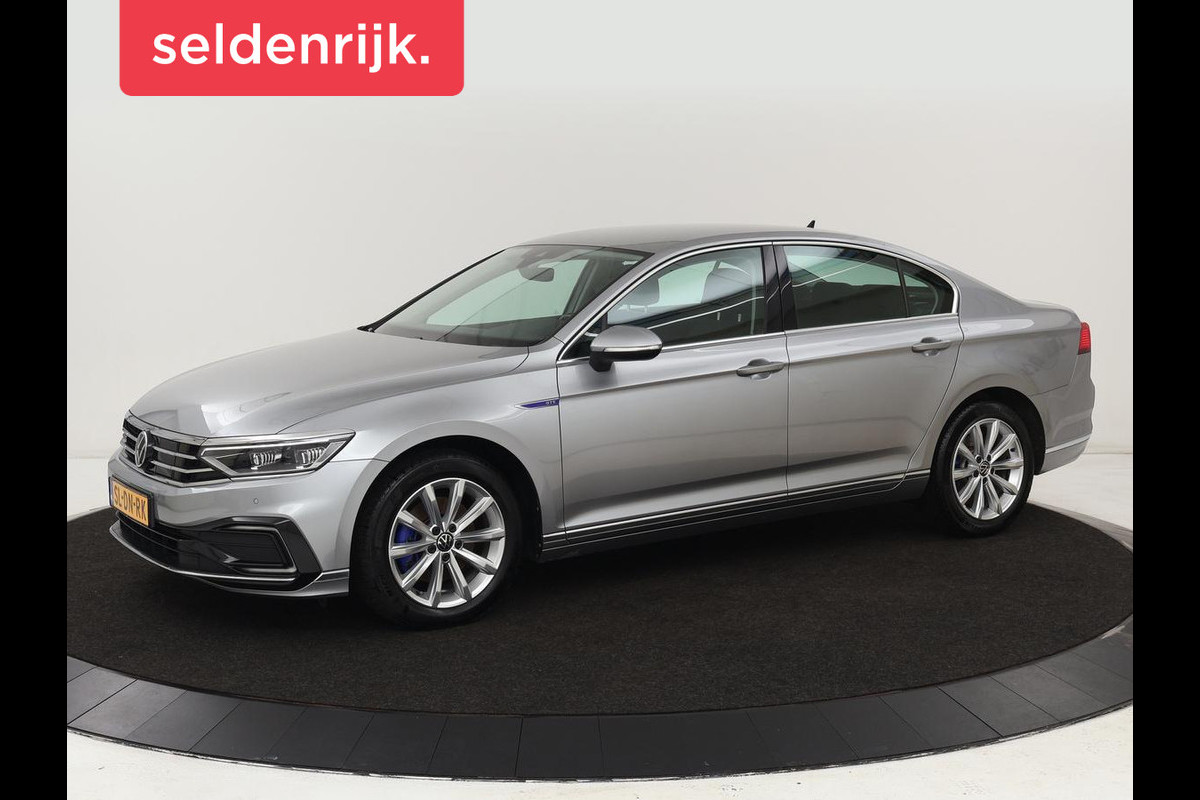 Volkswagen Passat 1.4 TSI PHEV GTE | Trekhaak | Camera | Adaptive cruise | Carplay | Navigatie | Matrix LED | Parkeerhulp | Bluetooth