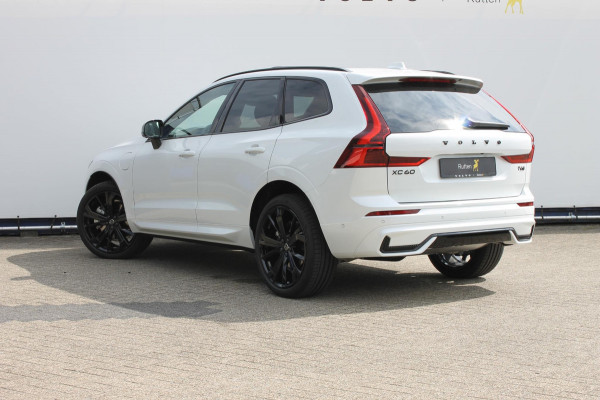 Volvo XC60 T6 350PK FACELIFT 2026 AWD Plus Black Edition FACELIFT 2026 / Panoramisch schuif-kanteldak / Harman Kardon Audio  / 21" lichtmetalen velgen / Head-Up Display / 360graden camera