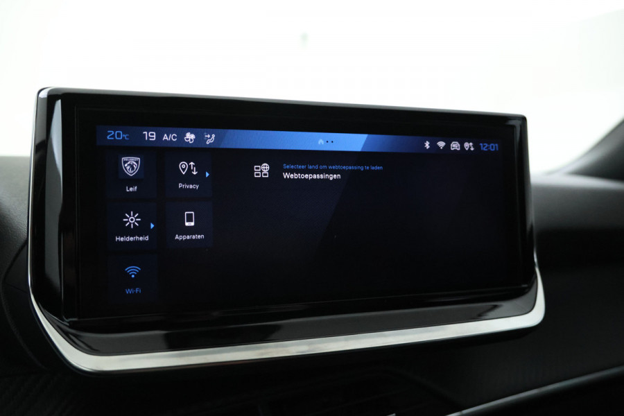 Peugeot 2008 1.2 PureTech 100 Allure Fabrieksgarantie, Apple carplay, Navigatie,