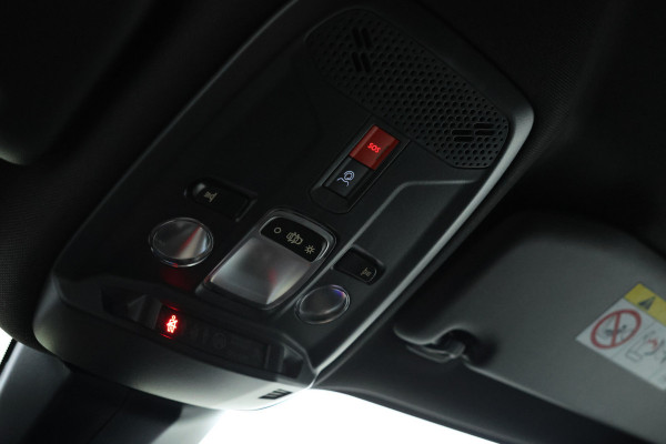 Peugeot 2008 1.2 PureTech 100 Allure Fabrieksgarantie, Apple carplay, Navigatie,