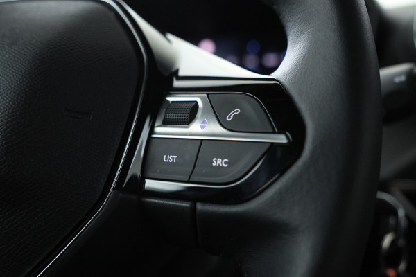 Peugeot 2008 1.2 PureTech 100 Allure Fabrieksgarantie, Apple carplay, Navigatie,