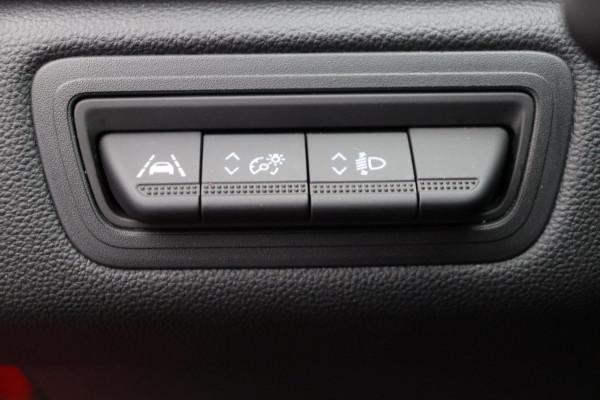 Renault Captur 1.3 TCe 140 Intens Trekhaak Climate/control Navigatie