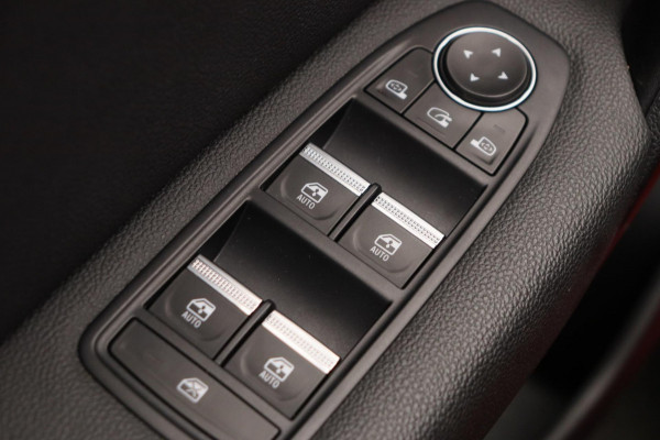 Renault Captur 1.3 TCe 140 Intens Trekhaak Climate/control Navigatie
