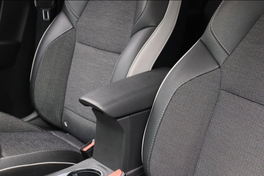 Renault Captur 1.3 TCe 140 Intens Trekhaak Climate/control Navigatie