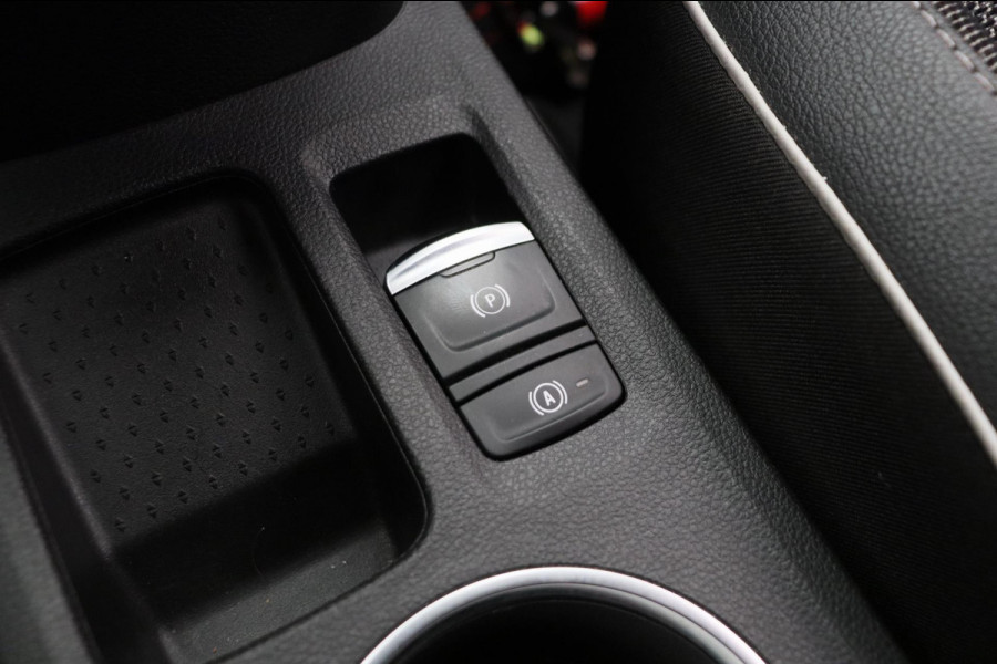 Renault Captur 1.3 TCe 140 Intens Trekhaak Climate/control Navigatie