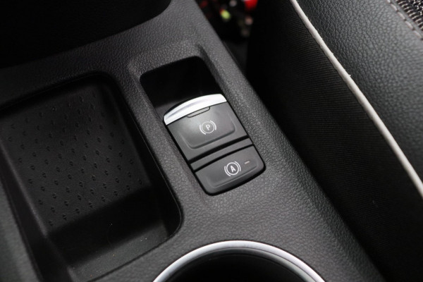 Renault Captur 1.3 TCe 140 Intens Trekhaak Climate/control Navigatie