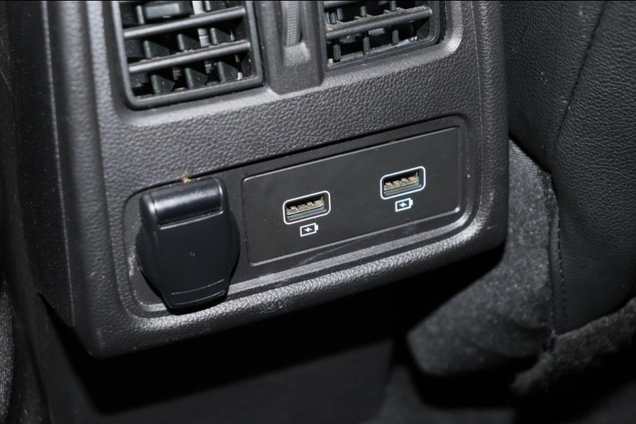 Renault Captur 1.3 TCe 140 Intens Trekhaak Climate/control Navigatie