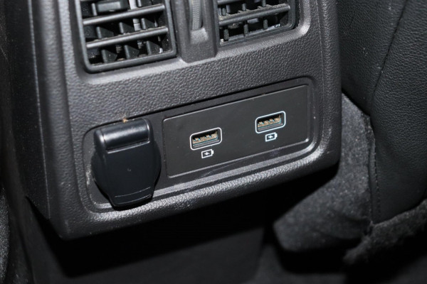 Renault Captur 1.3 TCe 140 Intens Trekhaak Climate/control Navigatie