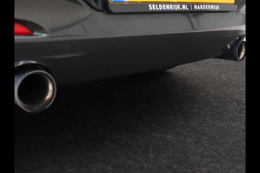 BMW 1-serie M140i High Executive | 2e eigenaar | Schuifdak | Leder | Harman/Kardon | Stoel & stuurverwarming | Camera | Carplay | Full LED | Navigatie