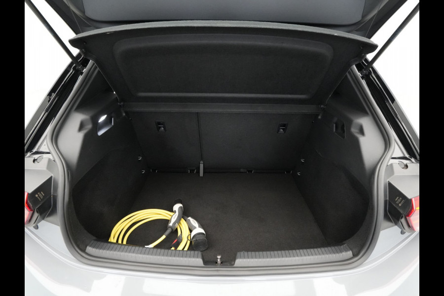 Volkswagen ID.3 Life 58 kWh Navigatie Pdc Stoel stuurverwarming Acc Carplay demo JP