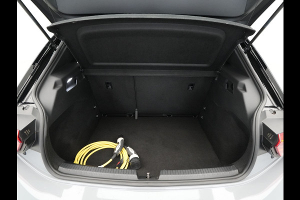 Volkswagen ID.3 Life 58 kWh Navigatie Pdc Stoel stuurverwarming Acc Carplay demo JP