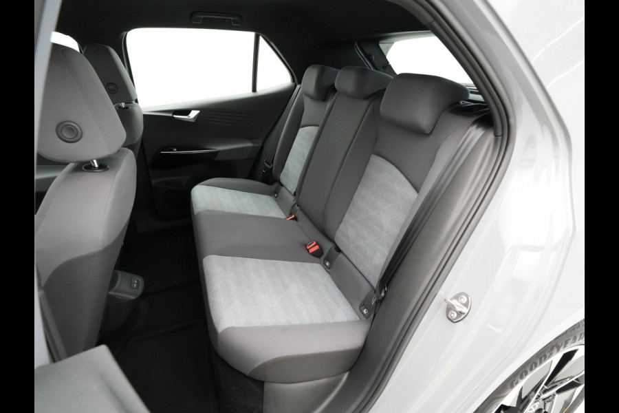 Volkswagen ID.3 Life 58 kWh Navigatie Pdc Stoel stuurverwarming Acc Carplay demo JP