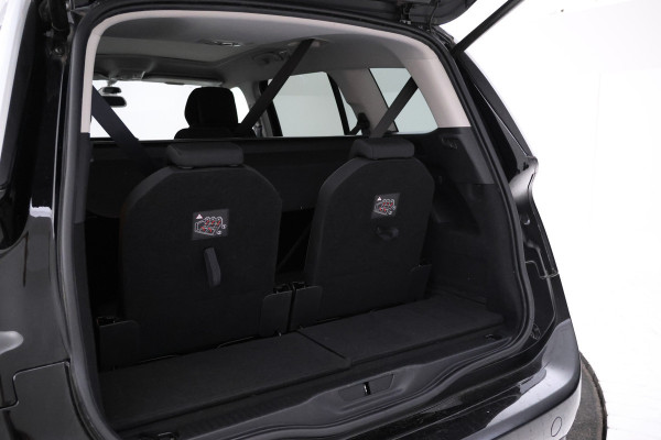Citroën Grand C4 Spacetourer 1.2 PureTech Shine 7 Persoons, Navigatie, Panorama, Trekhaak