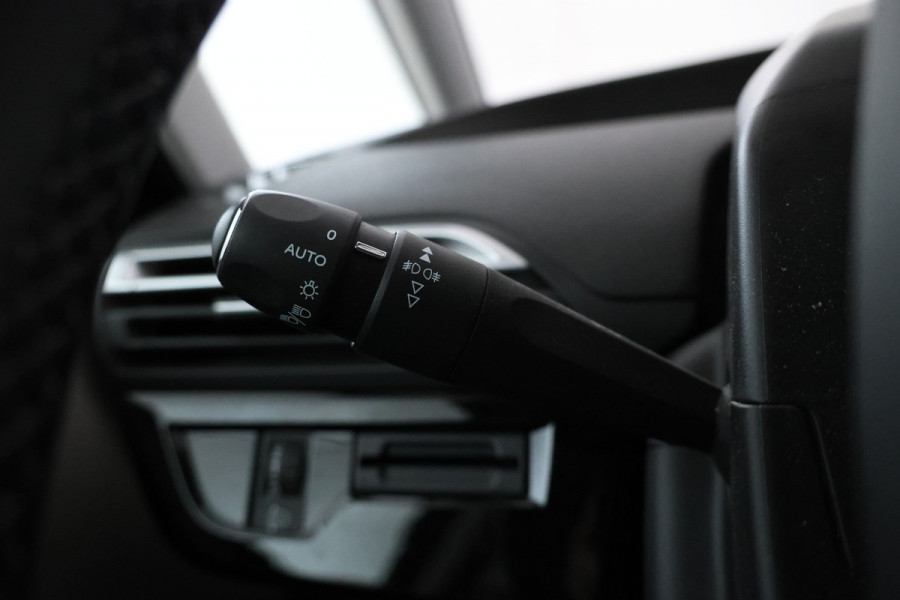 Citroën Grand C4 Spacetourer 1.2 PureTech Shine 7 Persoons, Navigatie, Panorama, Trekhaak