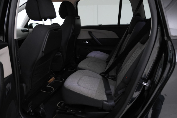 Citroën Grand C4 Spacetourer 1.2 PureTech Shine 7 Persoons, Navigatie, Panorama, Trekhaak