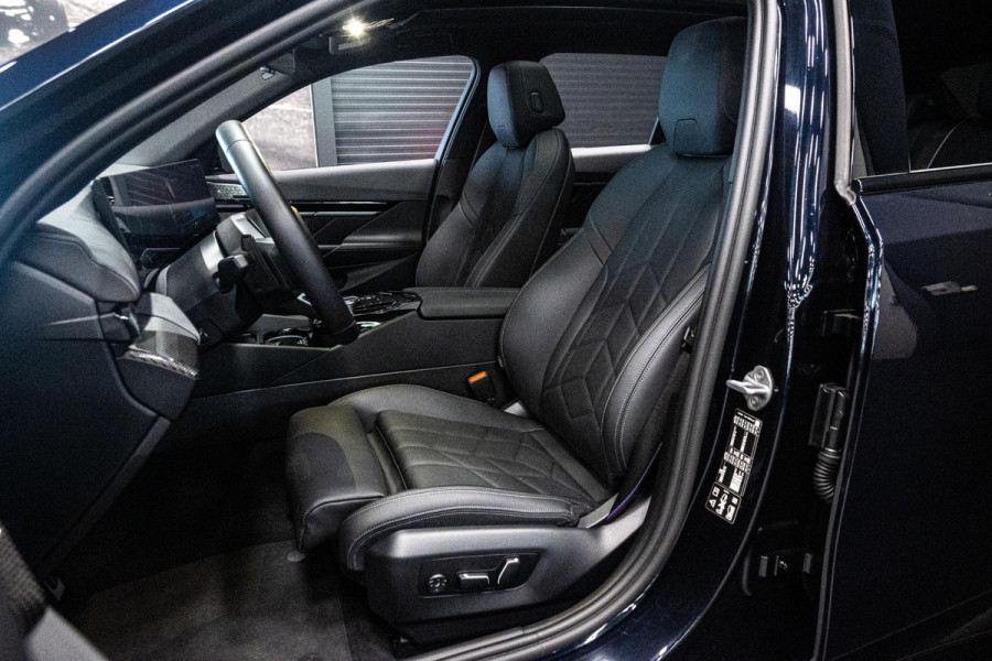 BMW 5 Serie Touring 540d xDrive *M-Sport Pro / Bowers & Wilkins / Panorama / Actieve-Stoelventilatie / Standverwarming / Surround-View*
