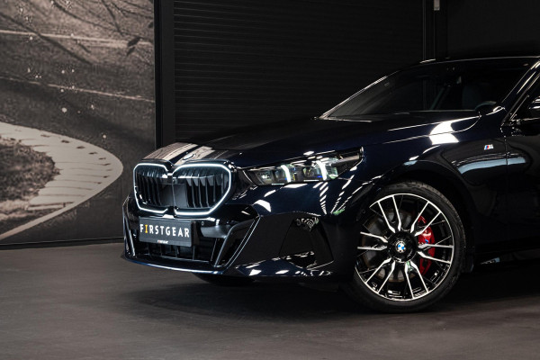 BMW 5 Serie Touring 540d xDrive *M-Sport Pro / Bowers & Wilkins / Panorama / Actieve-Stoelventilatie / Standverwarming / Surround-View*