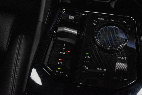 BMW 5 Serie Touring 540d xDrive *M-Sport Pro / Bowers & Wilkins / Panorama / Actieve-Stoelventilatie / Standverwarming / Surround-View*