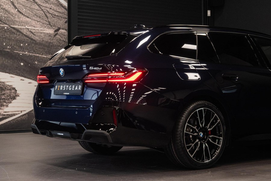 BMW 5 Serie Touring 540d xDrive *M-Sport Pro / Bowers & Wilkins / Panorama / Actieve-Stoelventilatie / Standverwarming / Surround-View*