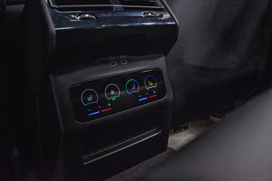 BMW 5 Serie Touring 540d xDrive *M-Sport Pro / Bowers & Wilkins / Panorama / Actieve-Stoelventilatie / Standverwarming / Surround-View*