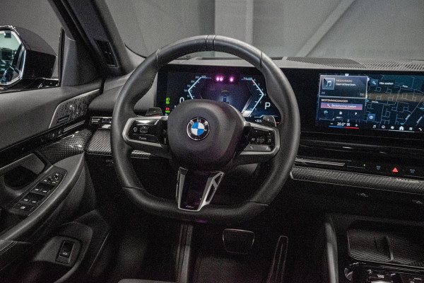 BMW 5 Serie Touring 540d xDrive *M-Sport Pro / Bowers & Wilkins / Panorama / Actieve-Stoelventilatie / Standverwarming / Surround-View*