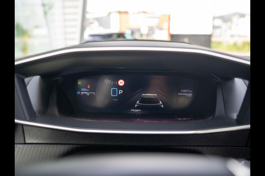 Peugeot 2008 1.2 Hybrid 136 GT / Pano / CarPlay / Adaptive cruise / Keyless / 360