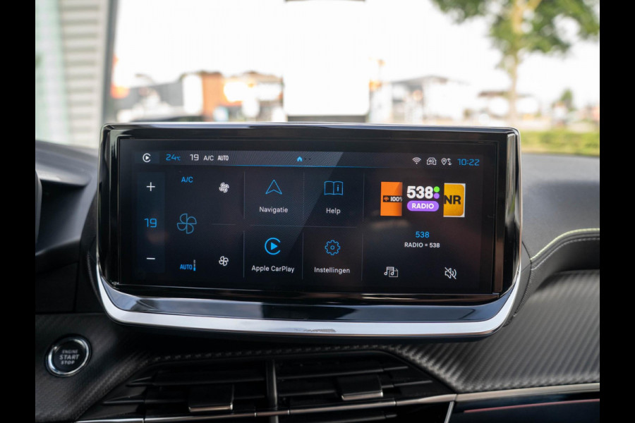 Peugeot 2008 1.2 Hybrid 136 GT / Pano / CarPlay / Adaptive cruise / Keyless / 360