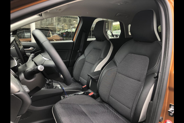 Renault Captur TCe 90pk Intens | Eerste eigenaar, Trekhaak, Parkeersensoren, Camera, Keyless, LED, 17inch, Cruise control