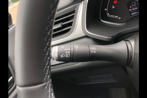 Renault Captur TCe 90pk Intens | Eerste eigenaar, Trekhaak, Parkeersensoren, Camera, Keyless, LED, 17inch, Cruise control