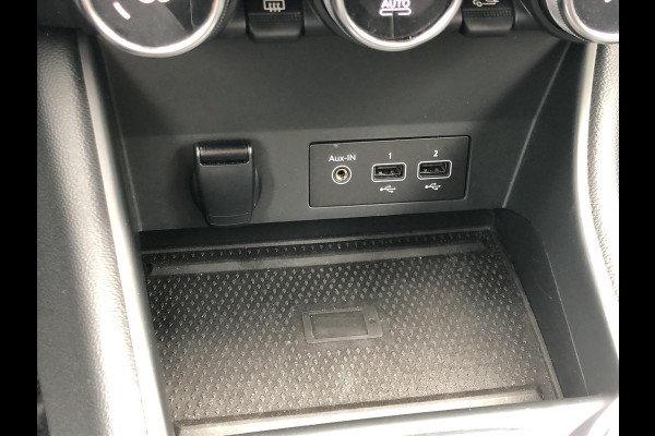Renault Captur TCe 90pk Intens | Eerste eigenaar, Trekhaak, Parkeersensoren, Camera, Keyless, LED, 17inch, Cruise control