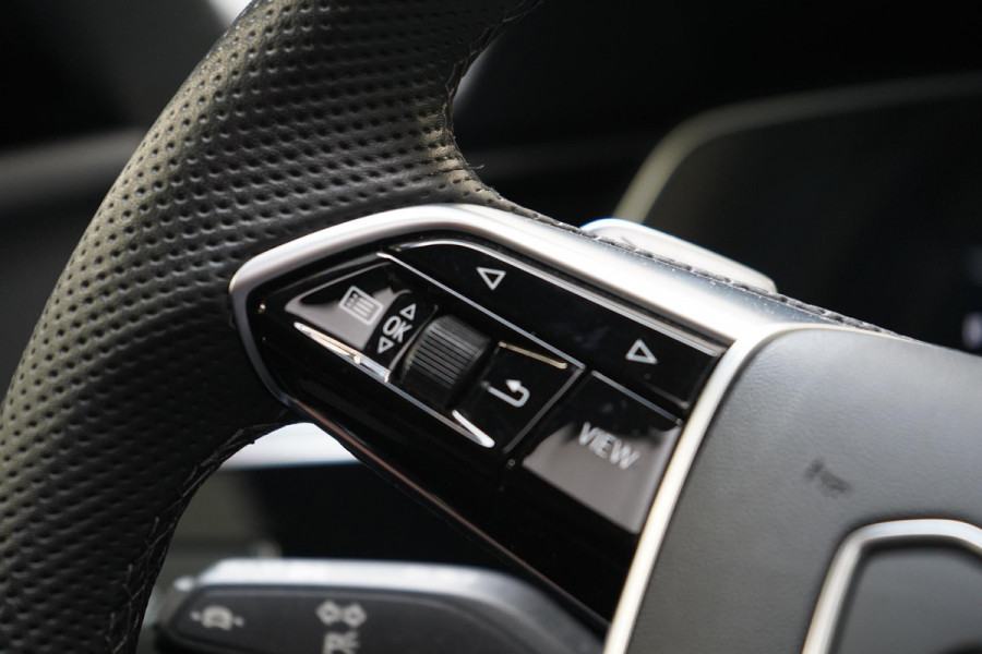 Audi Q8 e-tron 55 quattro 408pk S Edition 115 kWh | Head-Up | BTW | Panoramadak | Leder | Keyless | Trekhaak afn. | B&O Audi Q8 e-tron 55 quattro 408pk S Edition 115 kWh | Head-Up | BTW | Panoramadak | Leder | Keyless | Trekhaak afn. | B&O