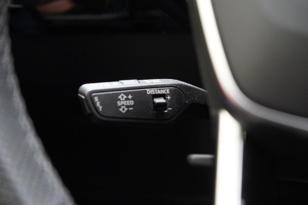 Audi Q8 e-tron 55 quattro 408pk S Edition 115 kWh | Head-Up | BTW | Panoramadak | Leder | Keyless | Trekhaak afn. | B&O Audi Q8 e-tron 55 quattro 408pk S Edition 115 kWh | Head-Up | BTW | Panoramadak | Leder | Keyless | Trekhaak afn. | B&O