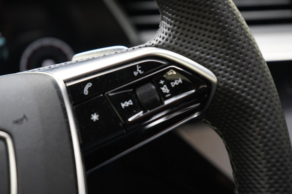 Audi Q8 e-tron 55 quattro 408pk S Edition 115 kWh | Head-Up | BTW | Panoramadak | Leder | Keyless | Trekhaak afn. | B&O Audi Q8 e-tron 55 quattro 408pk S Edition 115 kWh | Head-Up | BTW | Panoramadak | Leder | Keyless | Trekhaak afn. | B&O
