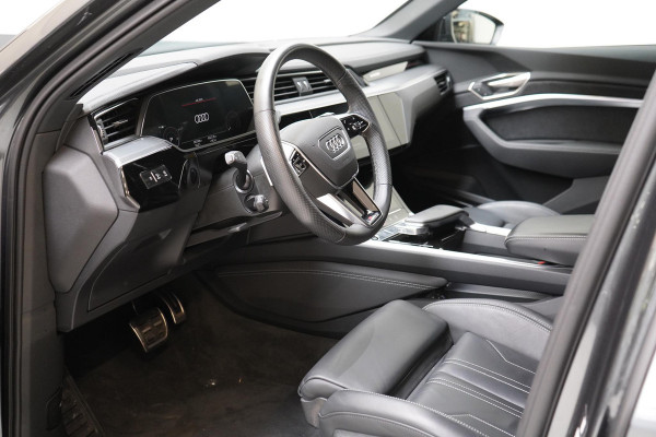 Audi Q8 e-tron 55 quattro 408pk S Edition 115 kWh | Head-Up | BTW | Panoramadak | Leder | Keyless | Trekhaak afn. | B&O Audi Q8 e-tron 55 quattro 408pk S Edition 115 kWh | Head-Up | BTW | Panoramadak | Leder | Keyless | Trekhaak afn. | B&O