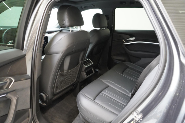 Audi Q8 e-tron 55 quattro 408pk S Edition 115 kWh | Head-Up | BTW | Panoramadak | Leder | Keyless | Trekhaak afn. | B&O Audi Q8 e-tron 55 quattro 408pk S Edition 115 kWh | Head-Up | BTW | Panoramadak | Leder | Keyless | Trekhaak afn. | B&O