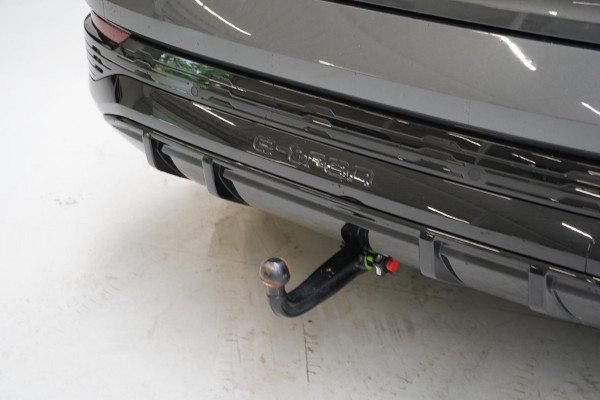 Audi Q8 e-tron 55 quattro 408pk S Edition 115 kWh | Head-Up | BTW | Panoramadak | Leder | Keyless | Trekhaak afn. | B&O Audi Q8 e-tron 55 quattro 408pk S Edition 115 kWh | Head-Up | BTW | Panoramadak | Leder | Keyless | Trekhaak afn. | B&O