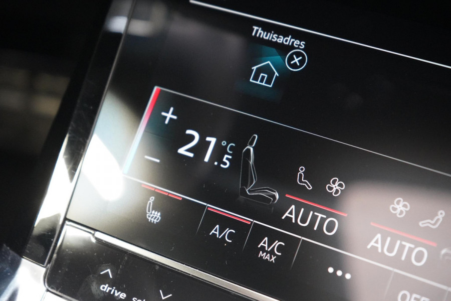 Audi Q8 e-tron 55 quattro 408pk S Edition 115 kWh | Head-Up | BTW | Panoramadak | Leder | Keyless | Trekhaak afn. | B&O Audi Q8 e-tron 55 quattro 408pk S Edition 115 kWh | Head-Up | BTW | Panoramadak | Leder | Keyless | Trekhaak afn. | B&O