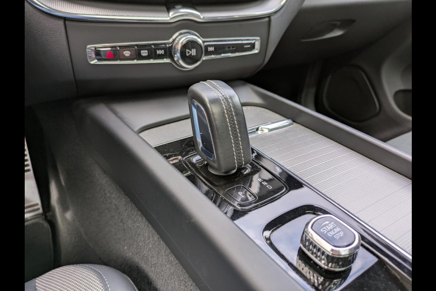 Volvo XC60 2.0 T8 Plug-in hybrid AWD R-Design|Panodak|Harman/Kardon|Adaptive-Cruise|Stoel/Stuurverwarming|Memory|Aut.Trekhaak