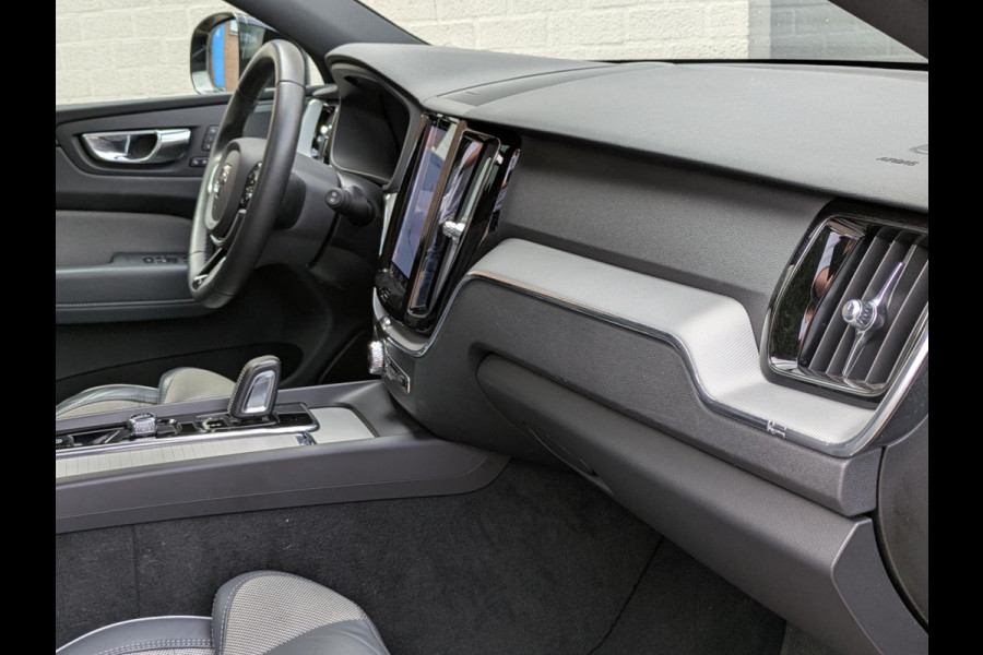 Volvo XC60 2.0 T8 Plug-in hybrid AWD R-Design|Panodak|Harman/Kardon|Adaptive-Cruise|Stoel/Stuurverwarming|Memory|Aut.Trekhaak