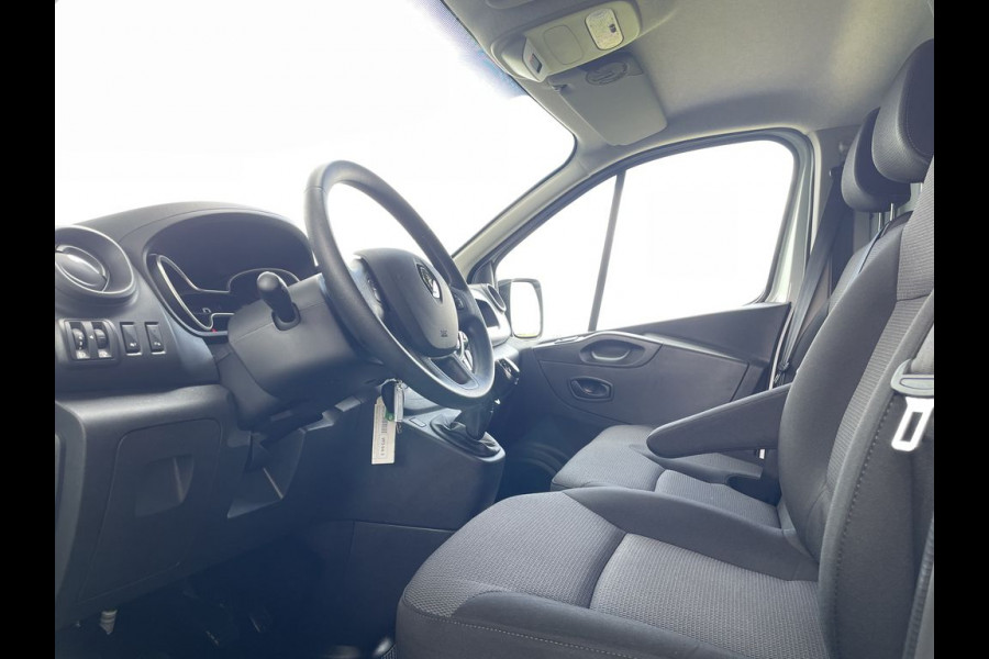 Renault Trafic 2.0 dCi 120pk E6 R-link 3-zits Lease €246 p/m Airco, Navi, PDC, Trekhaak, Imperiaal, Cruise controle, onderhoudshistorie aanwezig