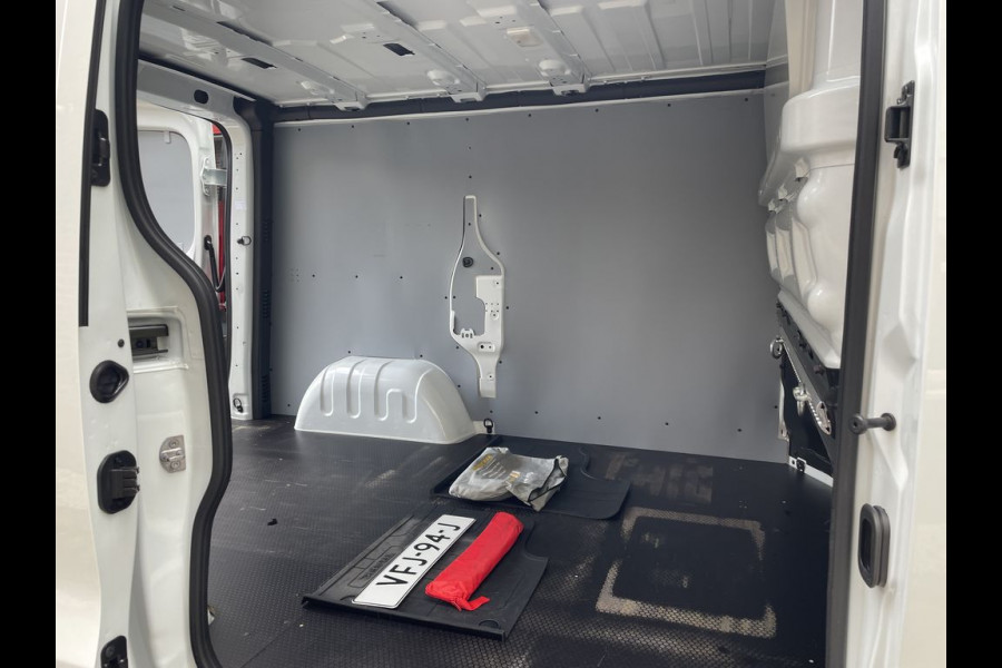 Renault Trafic 2.0 dCi 120pk E6 R-link 3-zits Lease €246 p/m Airco, Navi, PDC, Trekhaak, Imperiaal, Cruise controle, onderhoudshistorie aanwezig