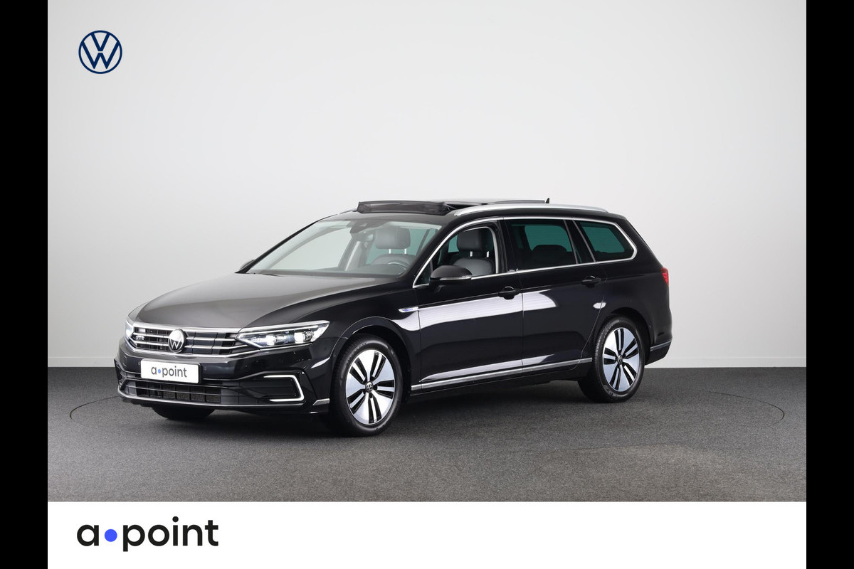 Volkswagen Passat 1.4 TSI PHEV GTE Style 218 pk Automaat (DSG) | Navigatie | Panoramadak | Parkeersensoren (Park assist) | Achteruitrijcamera | Matrix LED koplampen | Stoelverwarming v/a |