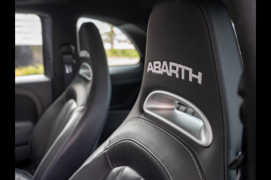 Abarth 595 1.4 T-Jet Turismo 165PK / Pano / CarPlay / Leder / Navi / DAB+ / Senoren