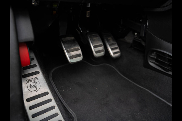 Abarth 595 1.4 T-Jet Turismo 165PK / Pano / CarPlay / Leder / Navi / DAB+ / Senoren