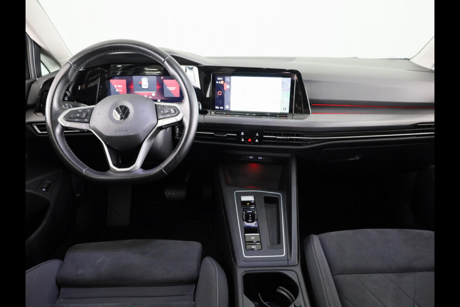 Volkswagen Golf 1.4 eHybrid Style 204 PK | Automaat | Navigatie | Led | Parkeersensoren