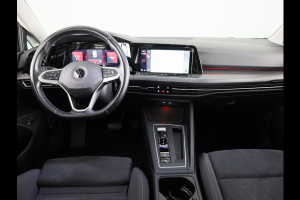 Volkswagen Golf 1.4 eHybrid Style 204 PK | Automaat | Navigatie | Led | Parkeersensoren