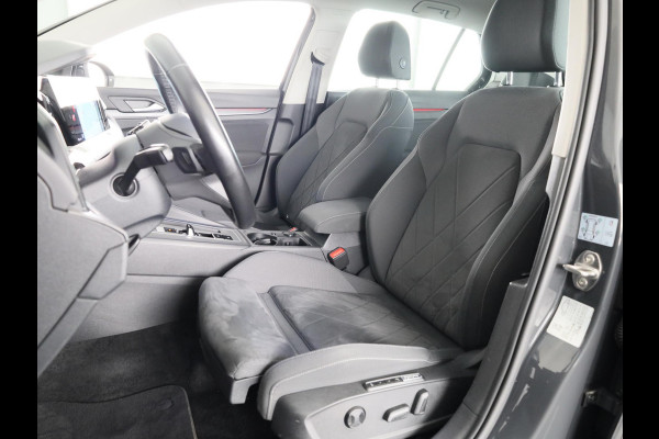 Volkswagen Golf 1.4 eHybrid Style 204 PK | Automaat | Navigatie | Led | Parkeersensoren